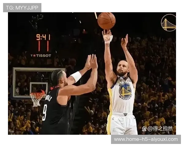 库里反跑接球三分命中，勇士轮换稳定